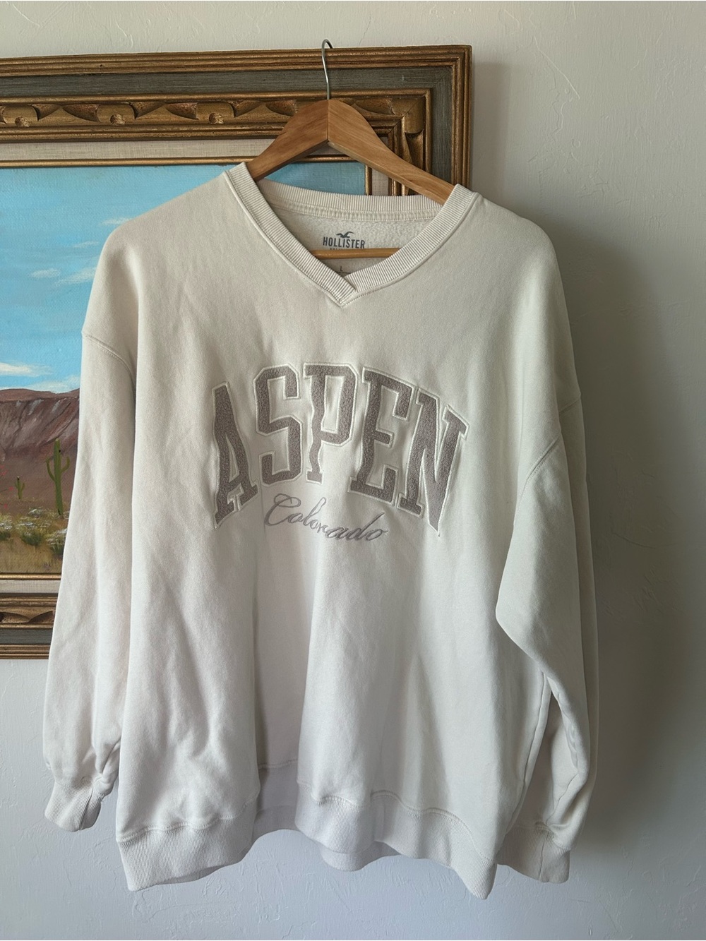 Hollister Cream Aspen Colorado V-Neck Sweatshirt - Picture 1 of 4